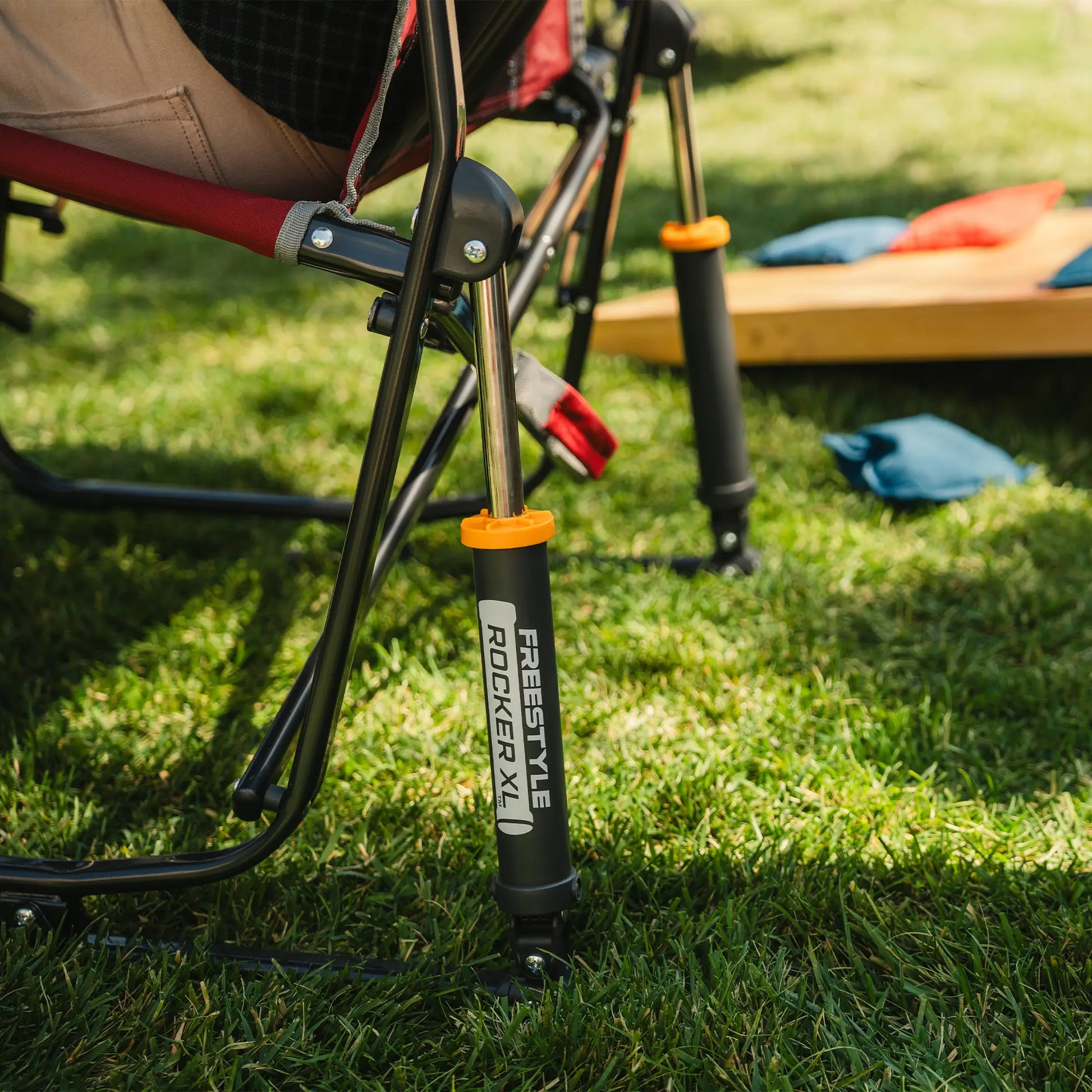 Freestyle Rocker XL™ with Side Table - Picnic Meal Prep
